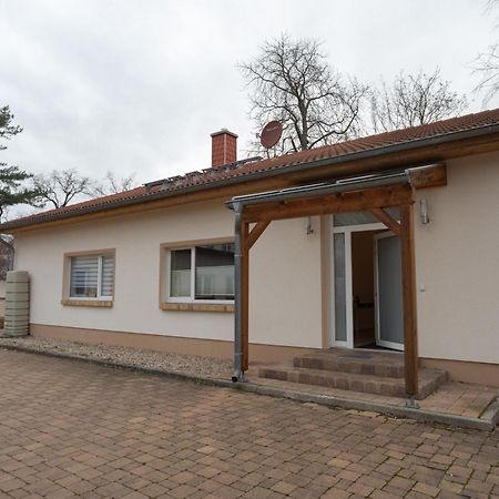 Stadthaus Mit 2 Schlafzimmern & Wohnzimmer Mit Kamin - Kostenloser Privat-Parkplatz Auf Dem Grundstueck Leipzig Dış mekan fotoğraf