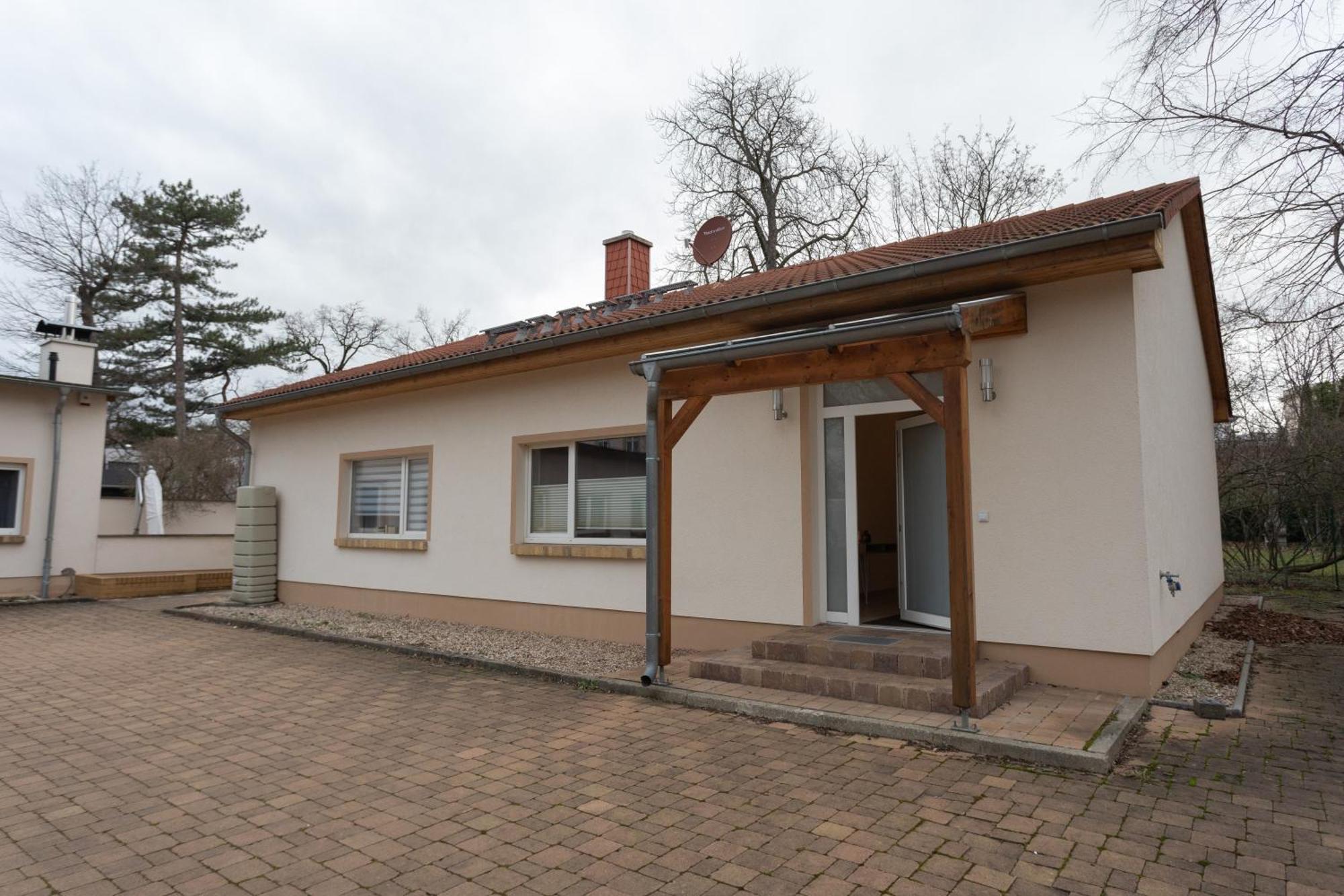 Stadthaus Mit 2 Schlafzimmern & Wohnzimmer Mit Kamin - Kostenloser Privat-Parkplatz Auf Dem Grundstueck Leipzig Dış mekan fotoğraf