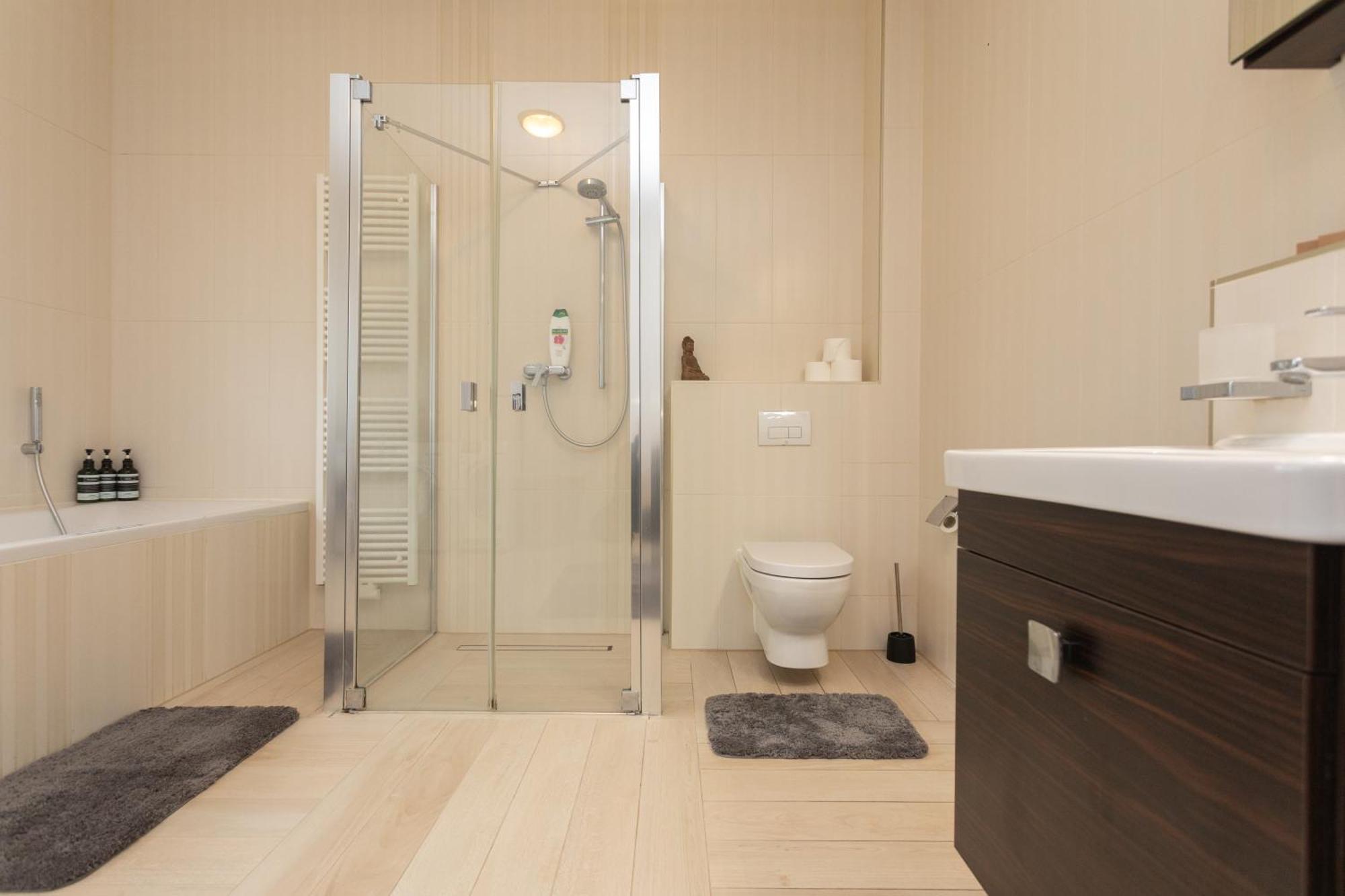 Stadthaus Mit 2 Schlafzimmern & Wohnzimmer Mit Kamin - Kostenloser Privat-Parkplatz Auf Dem Grundstueck Leipzig Dış mekan fotoğraf