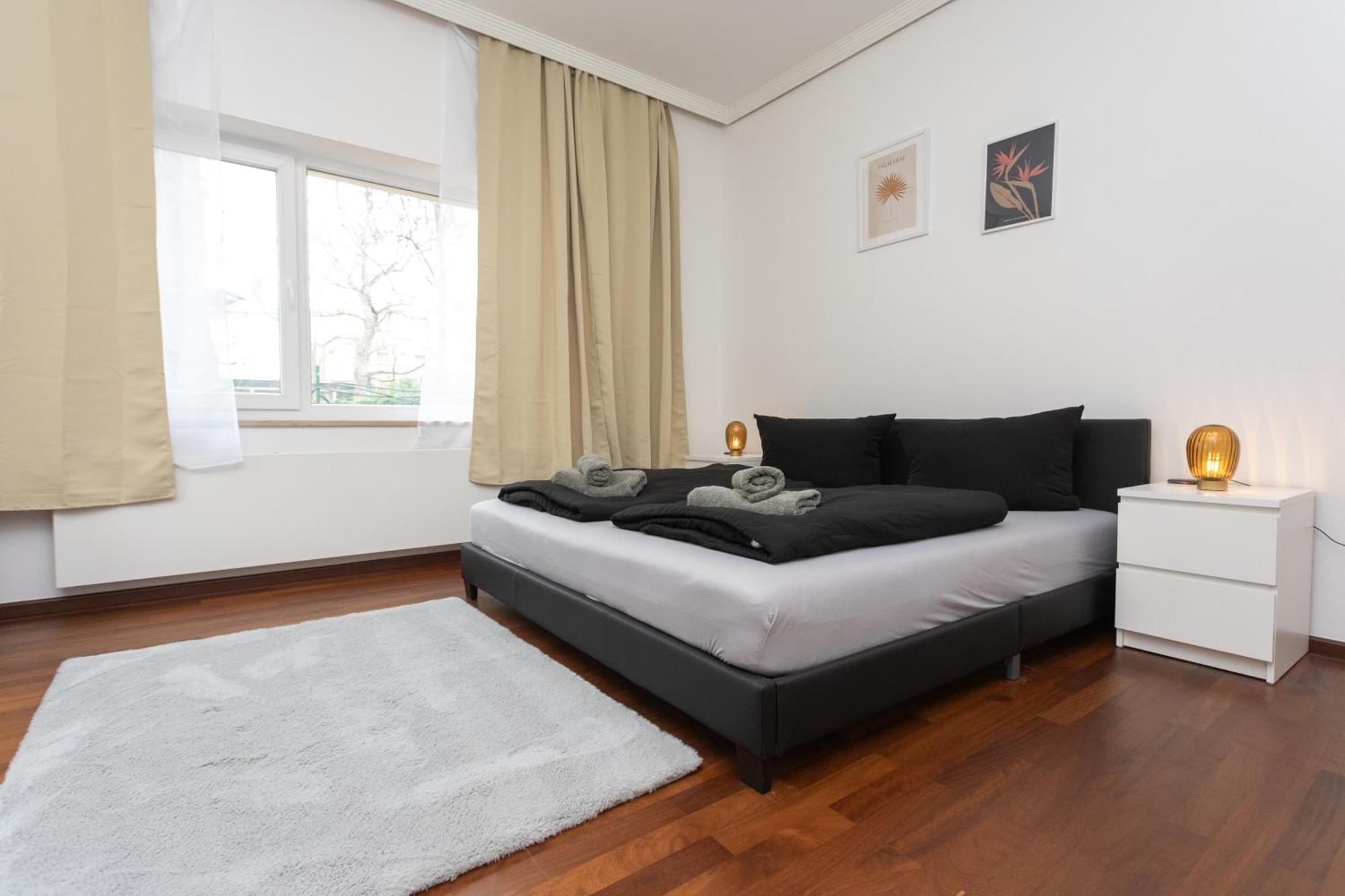 Stadthaus Mit 2 Schlafzimmern & Wohnzimmer Mit Kamin - Kostenloser Privat-Parkplatz Auf Dem Grundstueck Leipzig Dış mekan fotoğraf