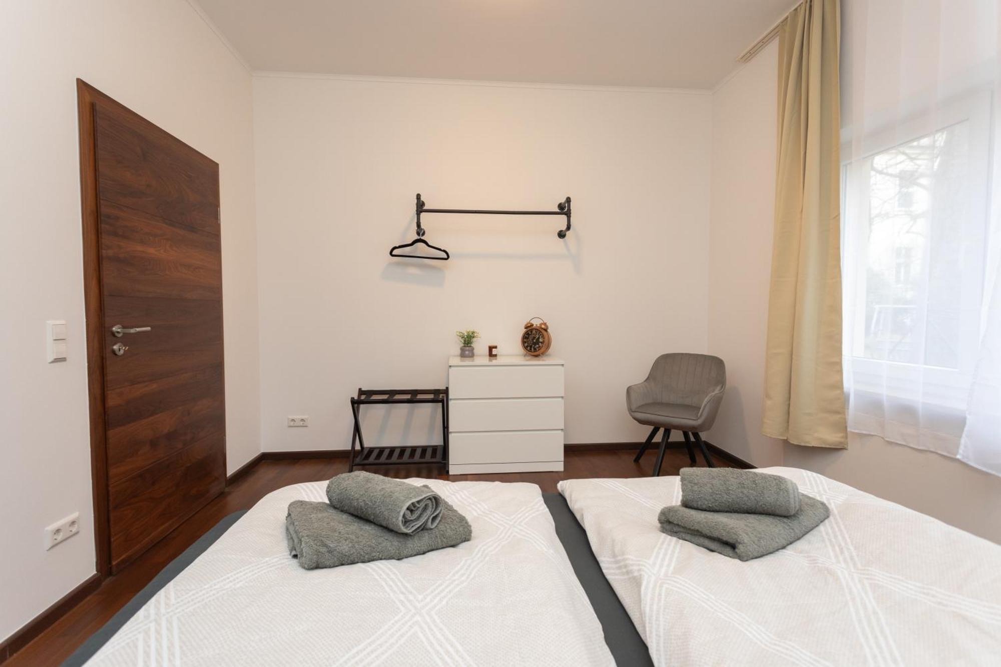 Stadthaus Mit 2 Schlafzimmern & Wohnzimmer Mit Kamin - Kostenloser Privat-Parkplatz Auf Dem Grundstueck Leipzig Dış mekan fotoğraf