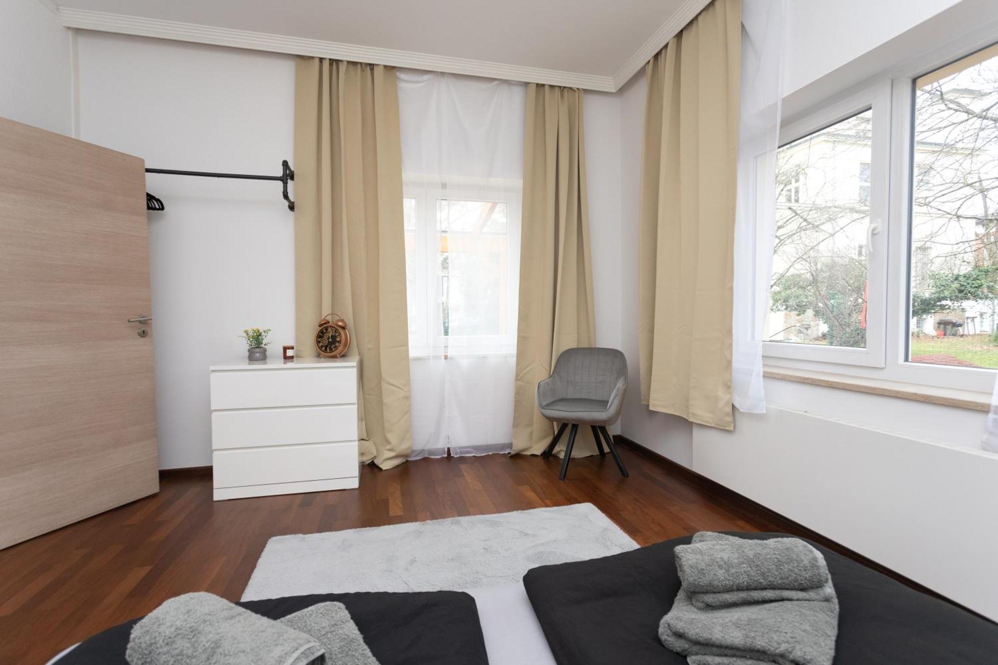 Stadthaus Mit 2 Schlafzimmern & Wohnzimmer Mit Kamin - Kostenloser Privat-Parkplatz Auf Dem Grundstueck Leipzig Dış mekan fotoğraf