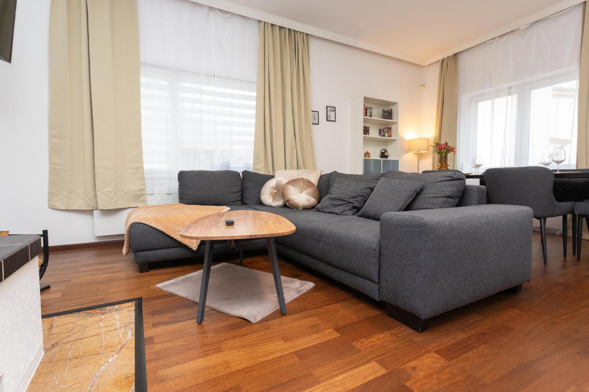 Stadthaus Mit 2 Schlafzimmern & Wohnzimmer Mit Kamin - Kostenloser Privat-Parkplatz Auf Dem Grundstueck Leipzig Dış mekan fotoğraf