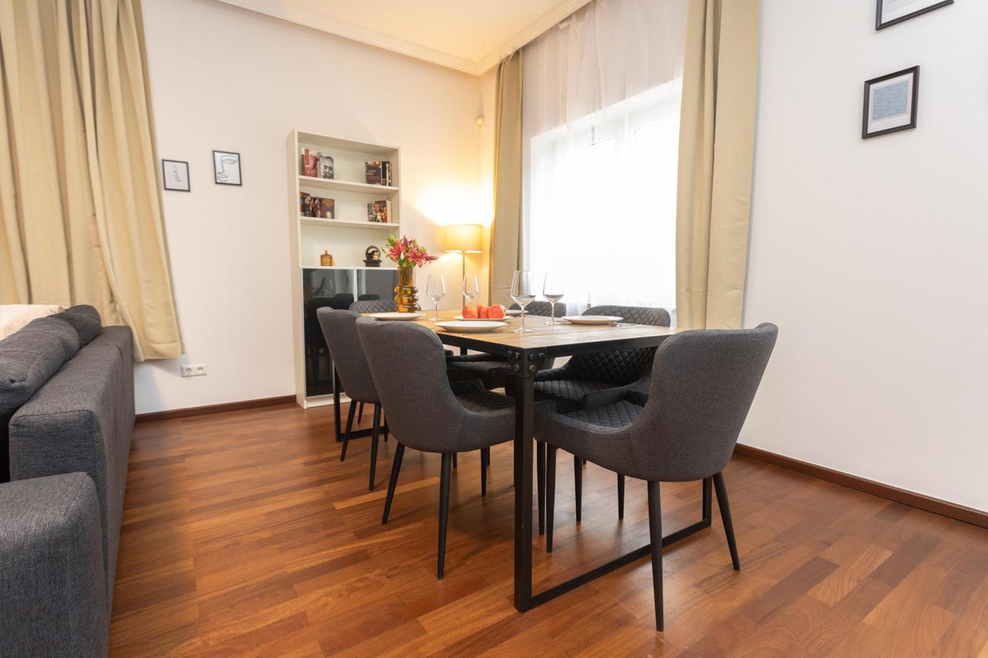 Stadthaus Mit 2 Schlafzimmern & Wohnzimmer Mit Kamin - Kostenloser Privat-Parkplatz Auf Dem Grundstueck Leipzig Dış mekan fotoğraf