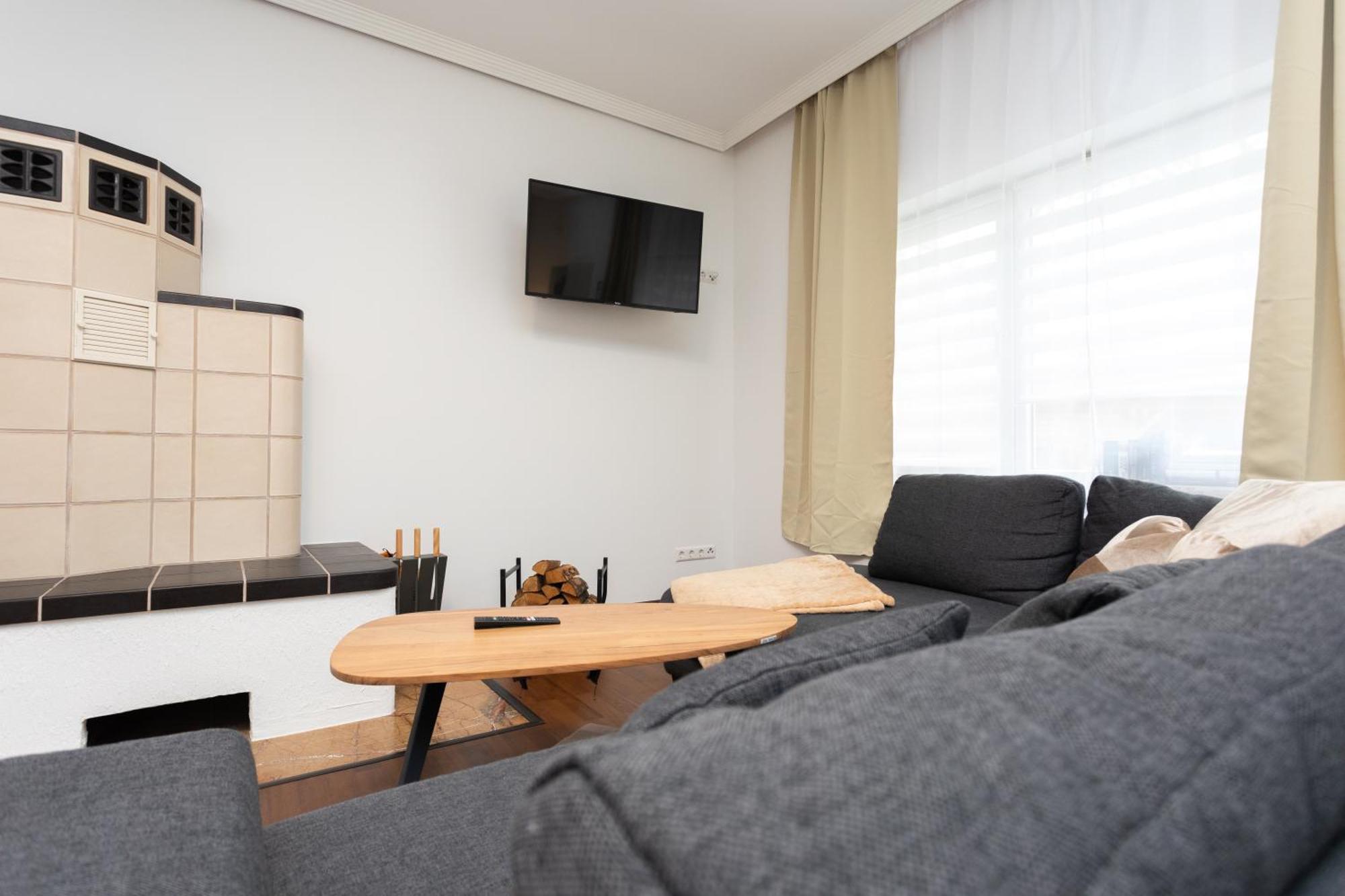 Stadthaus Mit 2 Schlafzimmern & Wohnzimmer Mit Kamin - Kostenloser Privat-Parkplatz Auf Dem Grundstueck Leipzig Dış mekan fotoğraf