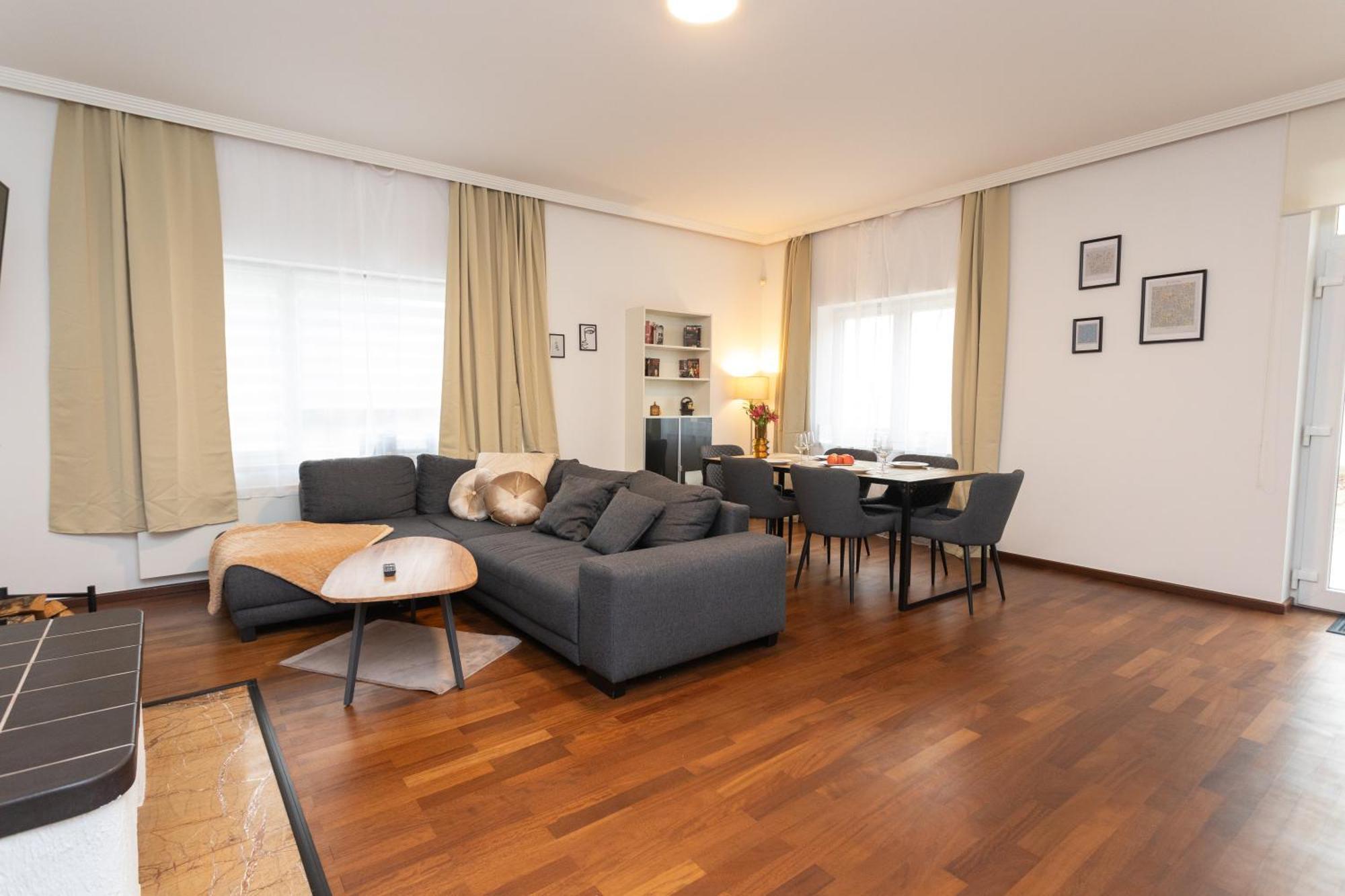 Stadthaus Mit 2 Schlafzimmern & Wohnzimmer Mit Kamin - Kostenloser Privat-Parkplatz Auf Dem Grundstueck Leipzig Dış mekan fotoğraf